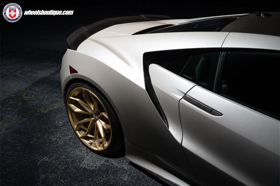 Детали экстерьера Acura NSX on HRE Wheels (P201) 2016 года  (фото 4 из 10)